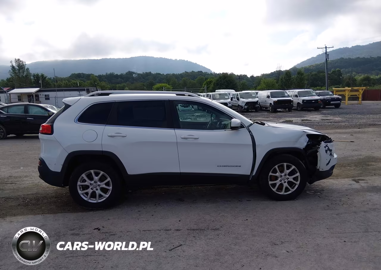 2015 Jeep Cherokee Latitude VIN:1C4PJMCB3FW795552 - 13