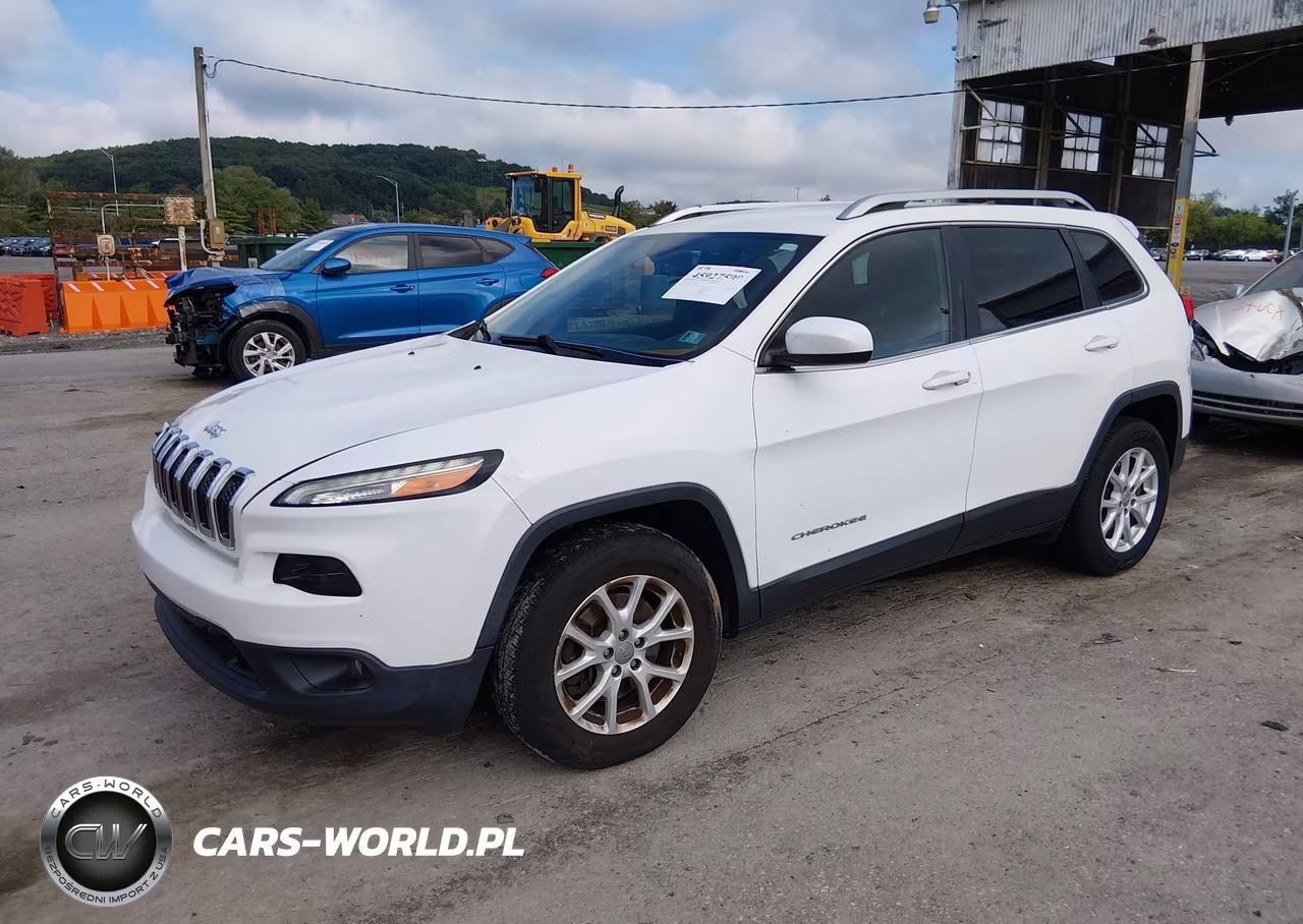 2015 Jeep Cherokee Latitude VIN:1C4PJMCB3FW795552 - 2