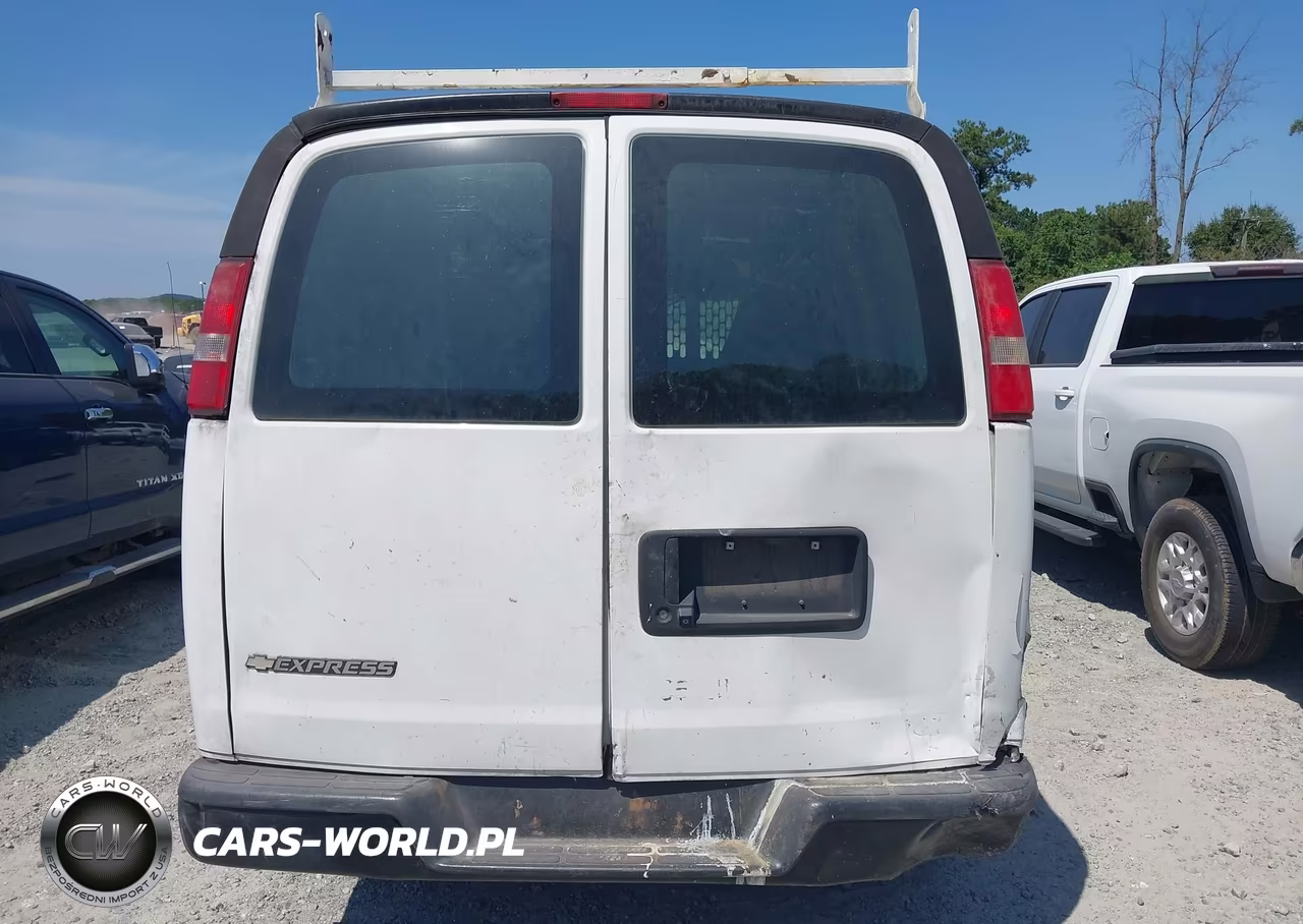 2017 Chevrolet Express 2500 Work Van VIN:1GCWGAFF5H1127128 - 16