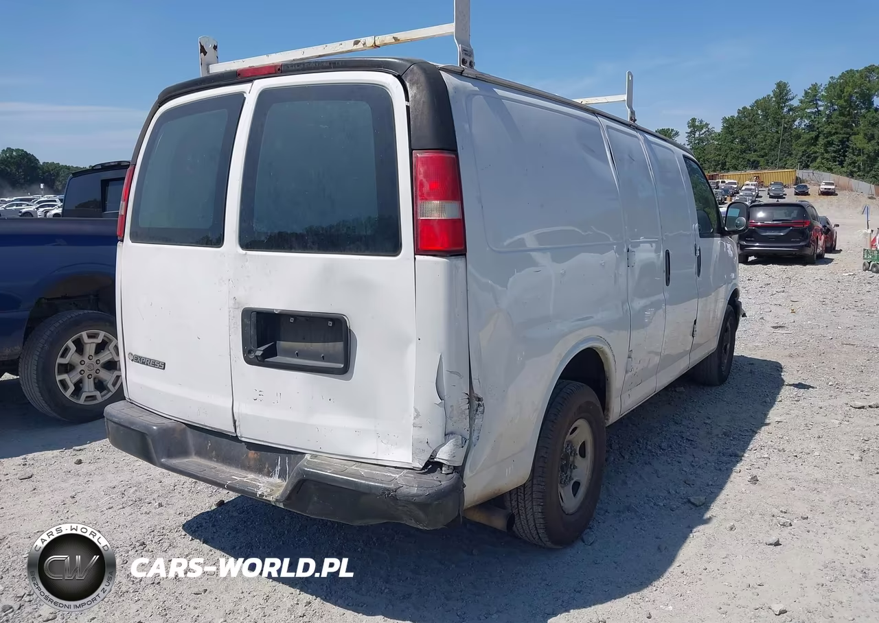 2017 Chevrolet Express 2500 Work Van VIN:1GCWGAFF5H1127128 - 4