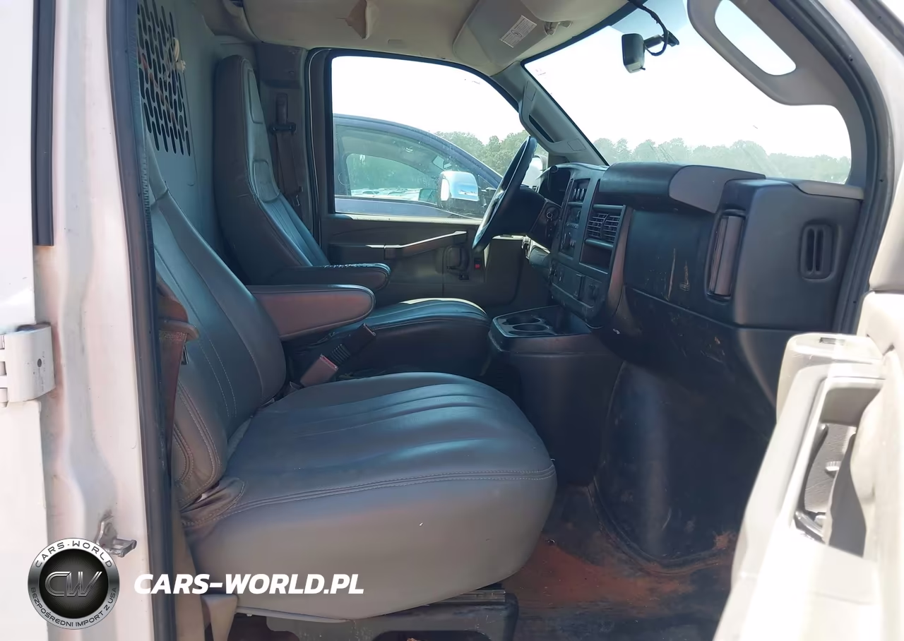 2017 Chevrolet Express 2500 Work Van VIN:1GCWGAFF5H1127128 - 5