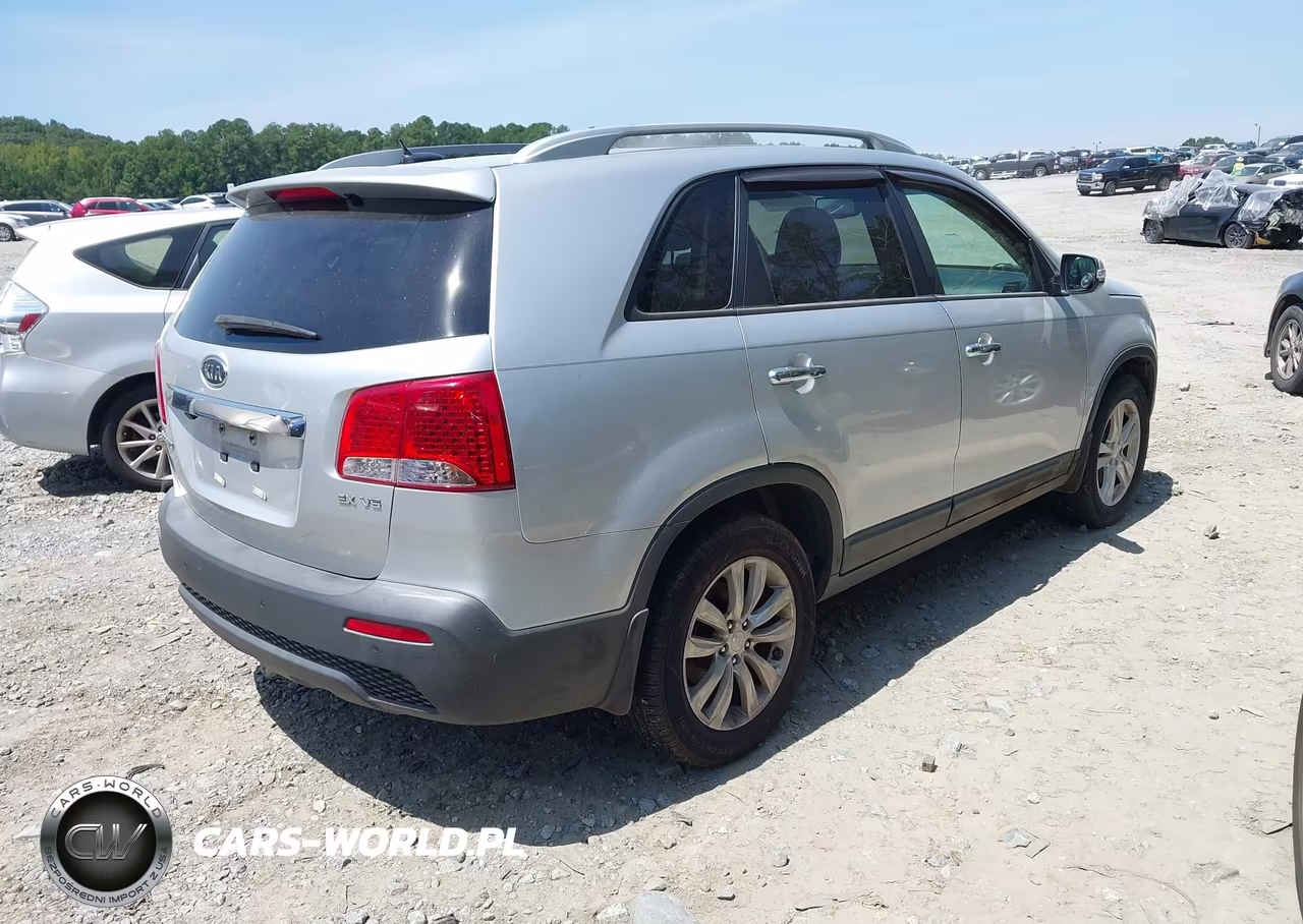 2011 Kia Sorento Ex V6 VIN:5XYKU4A24BG041829 - 4