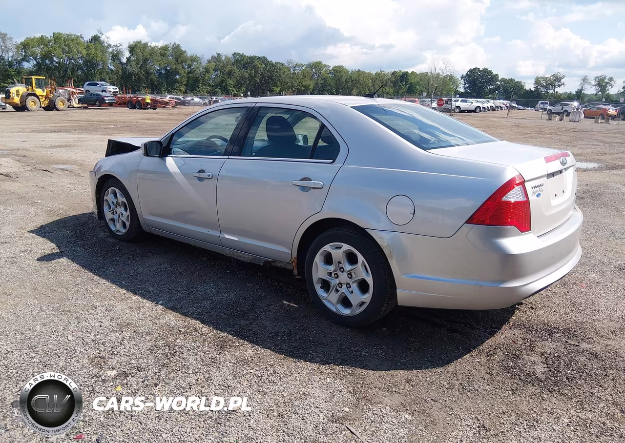 2010 Ford Fusion Se VIN:3FAHP0HA9AR124139 - 3