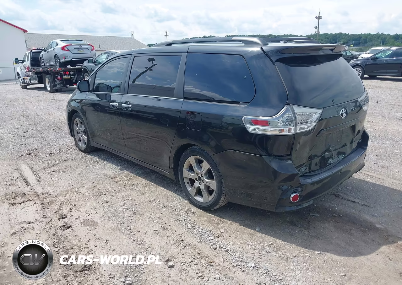 2013 Toyota Sienna Se 8 Passenger VIN:5TDXK3DC4DS285724 - 3
