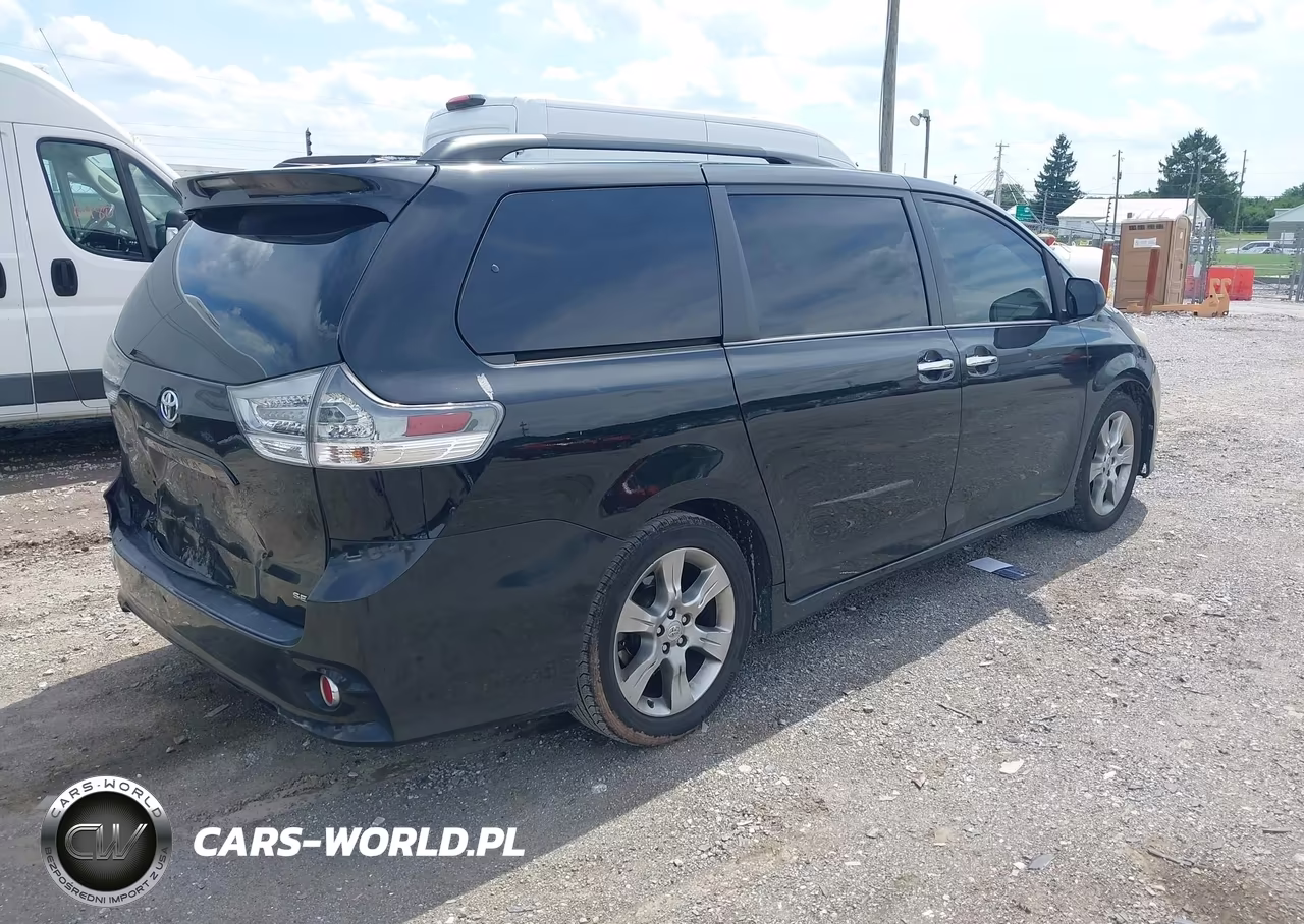 2013 Toyota Sienna Se 8 Passenger VIN:5TDXK3DC4DS285724 - 4