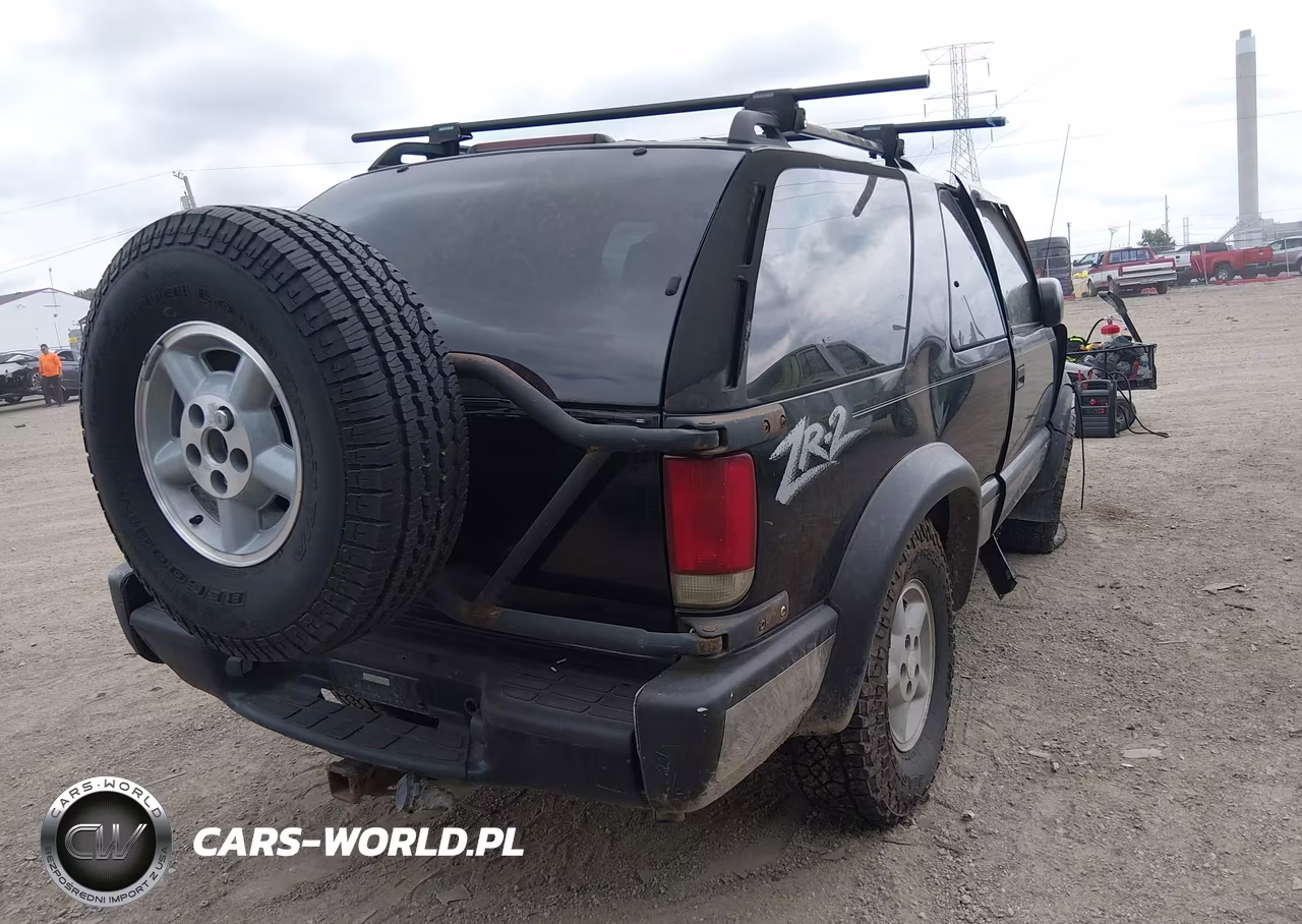 2000 Chevrolet Blazer Ls VIN:1GNCT18W0YK115322 - 4