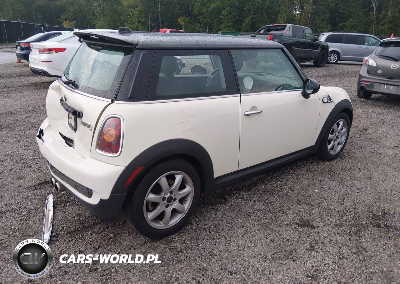 2010 Mini Cooper S VIN:WMWMF7C55ATW88557 - 4
