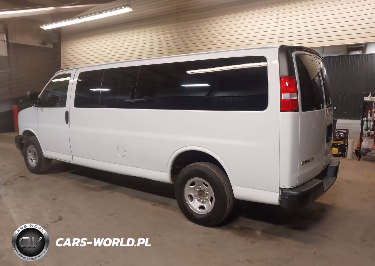 2020 Chevrolet Express Passenger Rwd 3500 Extended Wheelbase Ls VIN:1GAZGNFP6L1273360 - 3