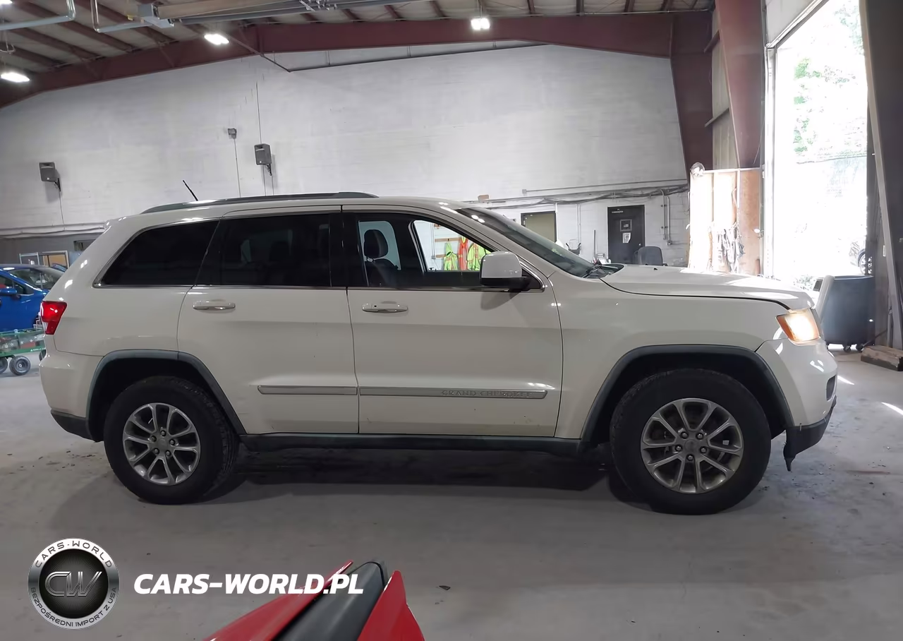 2011 Jeep Grand Cherokee Laredo VIN:1J4RR4GGXBC553564 - 13