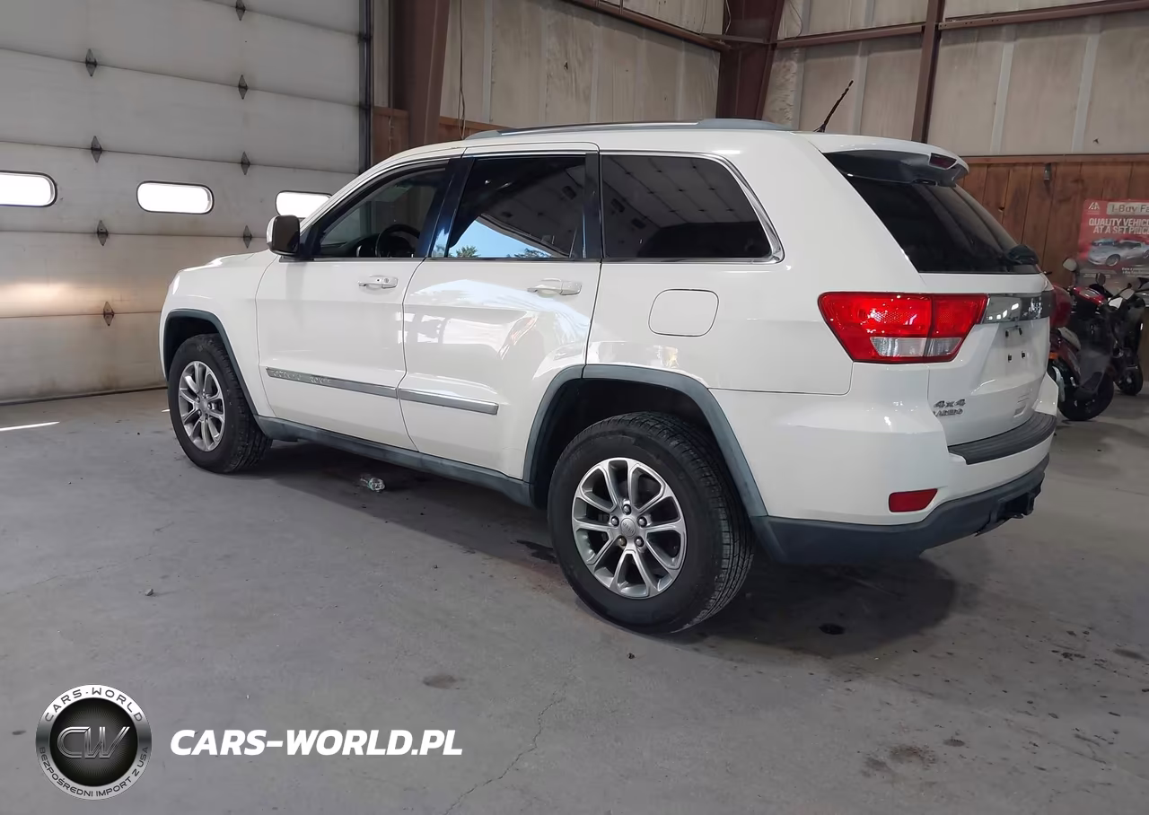 2011 Jeep Grand Cherokee Laredo VIN:1J4RR4GGXBC553564 - 3