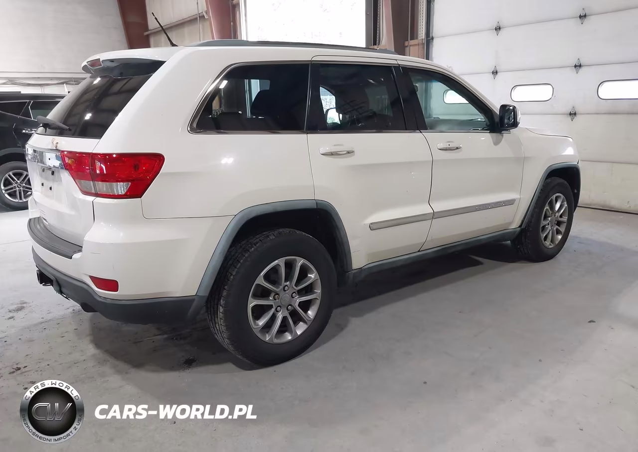 2011 Jeep Grand Cherokee Laredo VIN:1J4RR4GGXBC553564 - 4