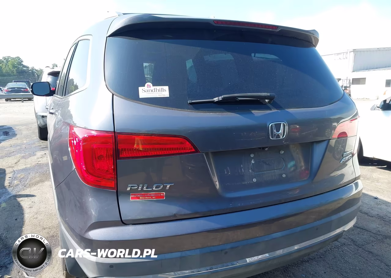 2018 Honda Pilot Touring VIN:5FNYF6H91JB061397 - 16