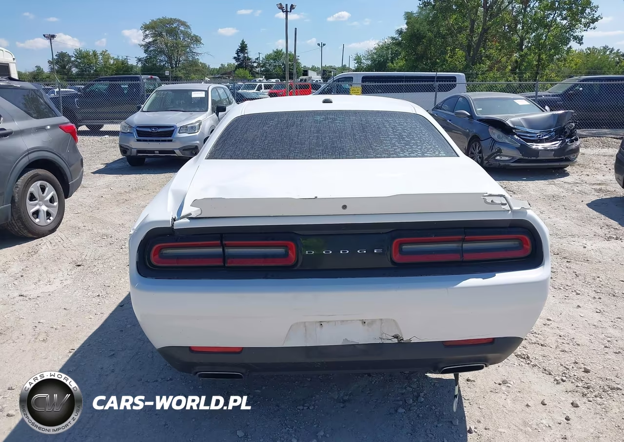 2018 Dodge Challenger Sxt VIN:2C3CDZAG6JH242309 - 16