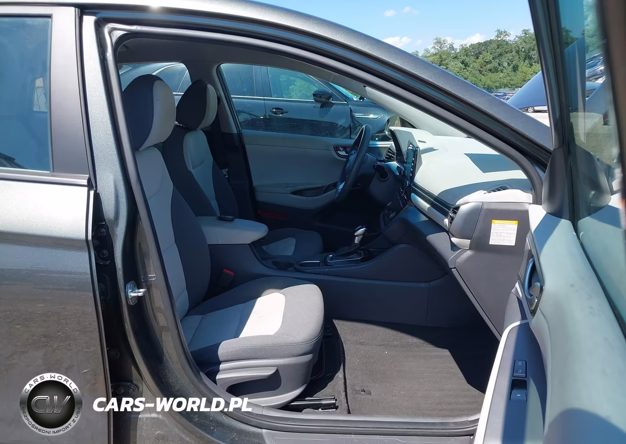 2020 Hyundai Ioniq Hybrid Blue VIN:KMHC65LC3LU243065 - 5