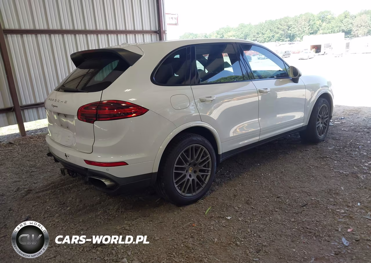 2017 Porsche Cayenne Platinum Edition VIN:WP1AA2A22HKA87833 - 4