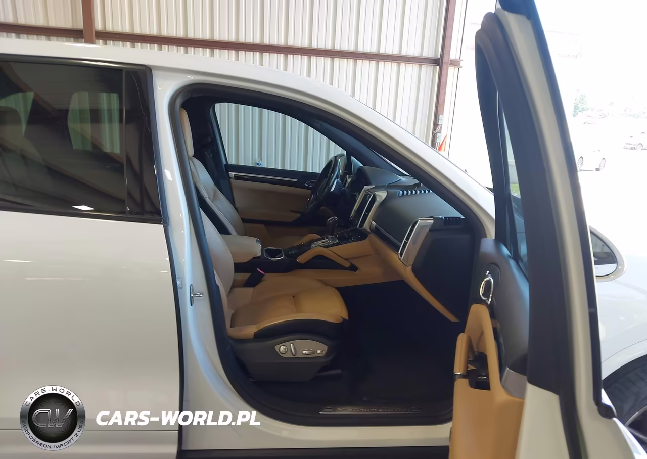 2017 Porsche Cayenne Platinum Edition VIN:WP1AA2A22HKA87833 - 5
