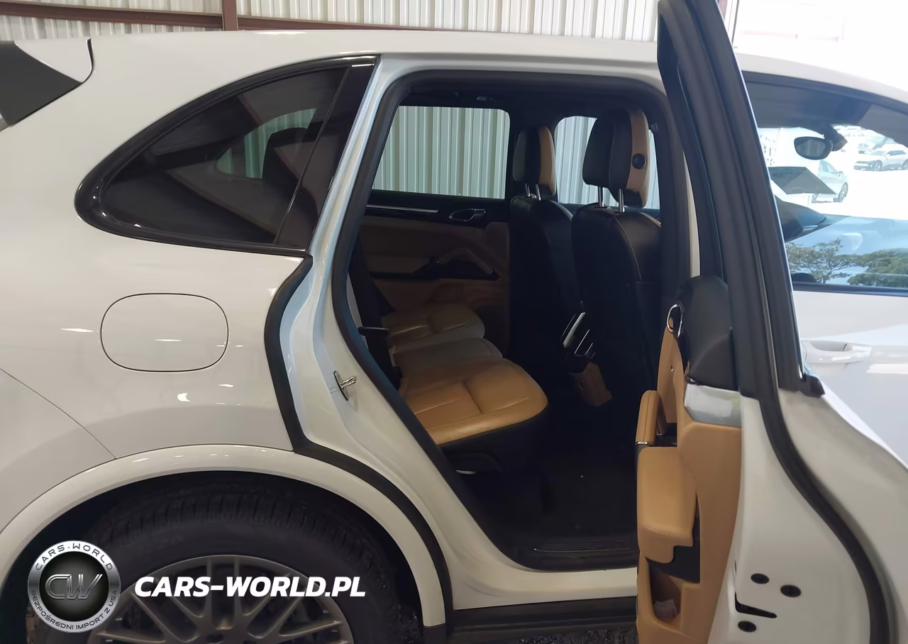 2017 Porsche Cayenne Platinum Edition VIN:WP1AA2A22HKA87833 - 8