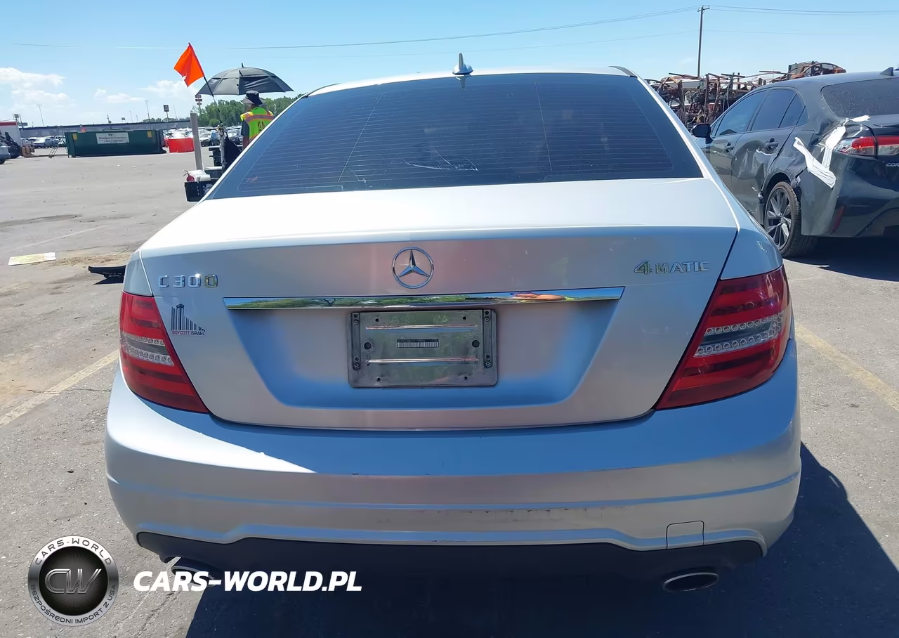 2012 Mercedes-Benz C 300 Luxury 4Matic-Sport 4Matic VIN:WDDGF8BB7CR193358 - 16