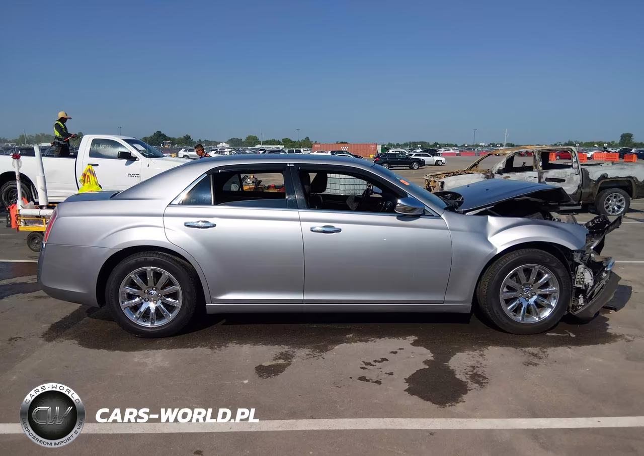 2013 Chrysler 300C VIN:2C3CCAEG3DH606298 - 12