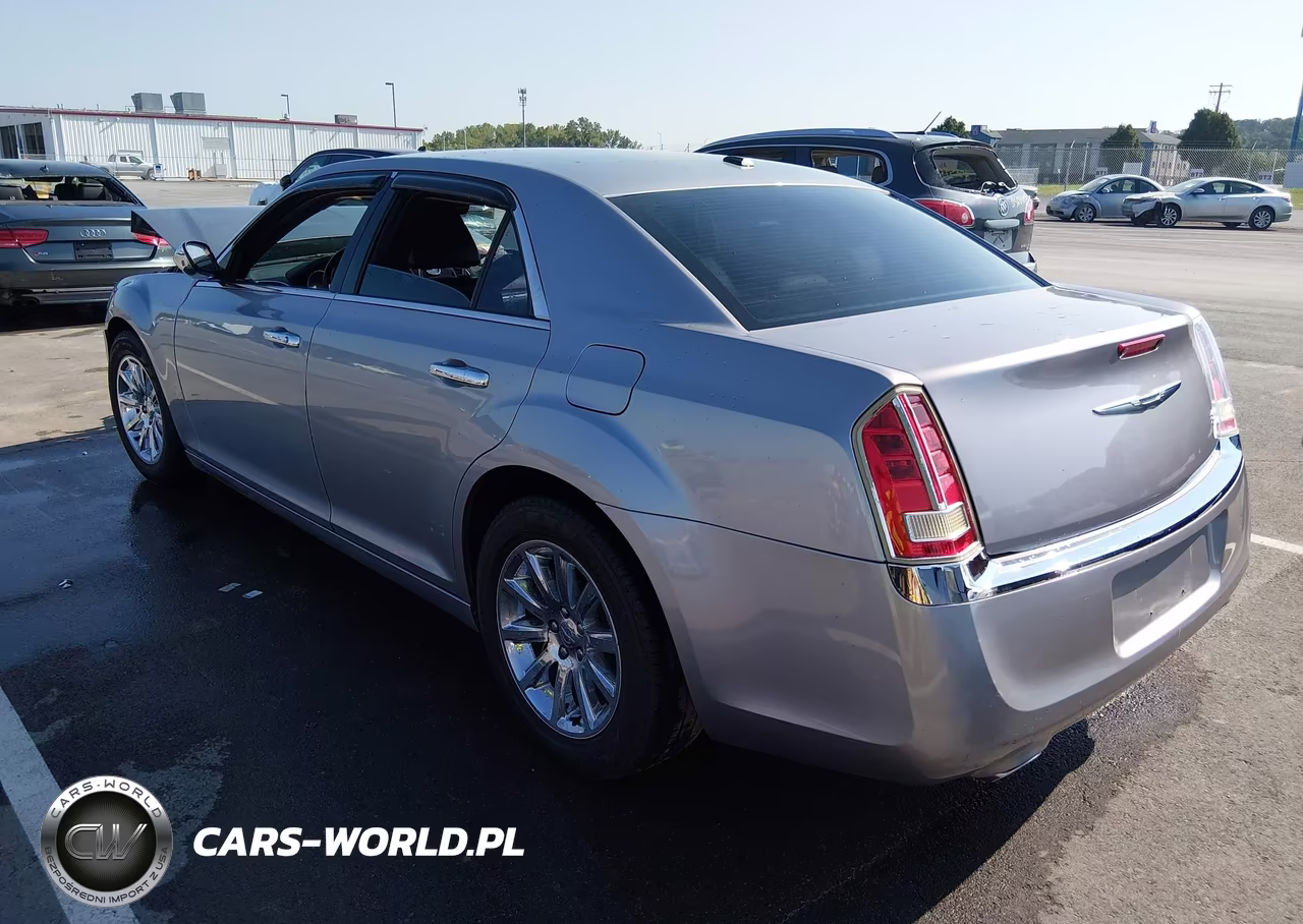 2013 Chrysler 300C VIN:2C3CCAEG3DH606298 - 3