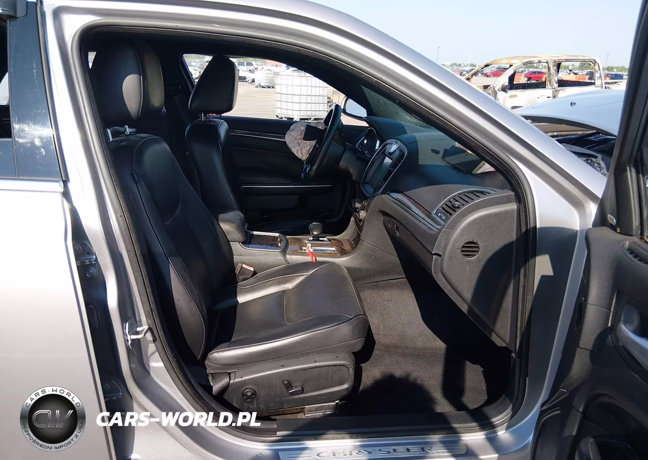 2013 Chrysler 300C VIN:2C3CCAEG3DH606298 - 5