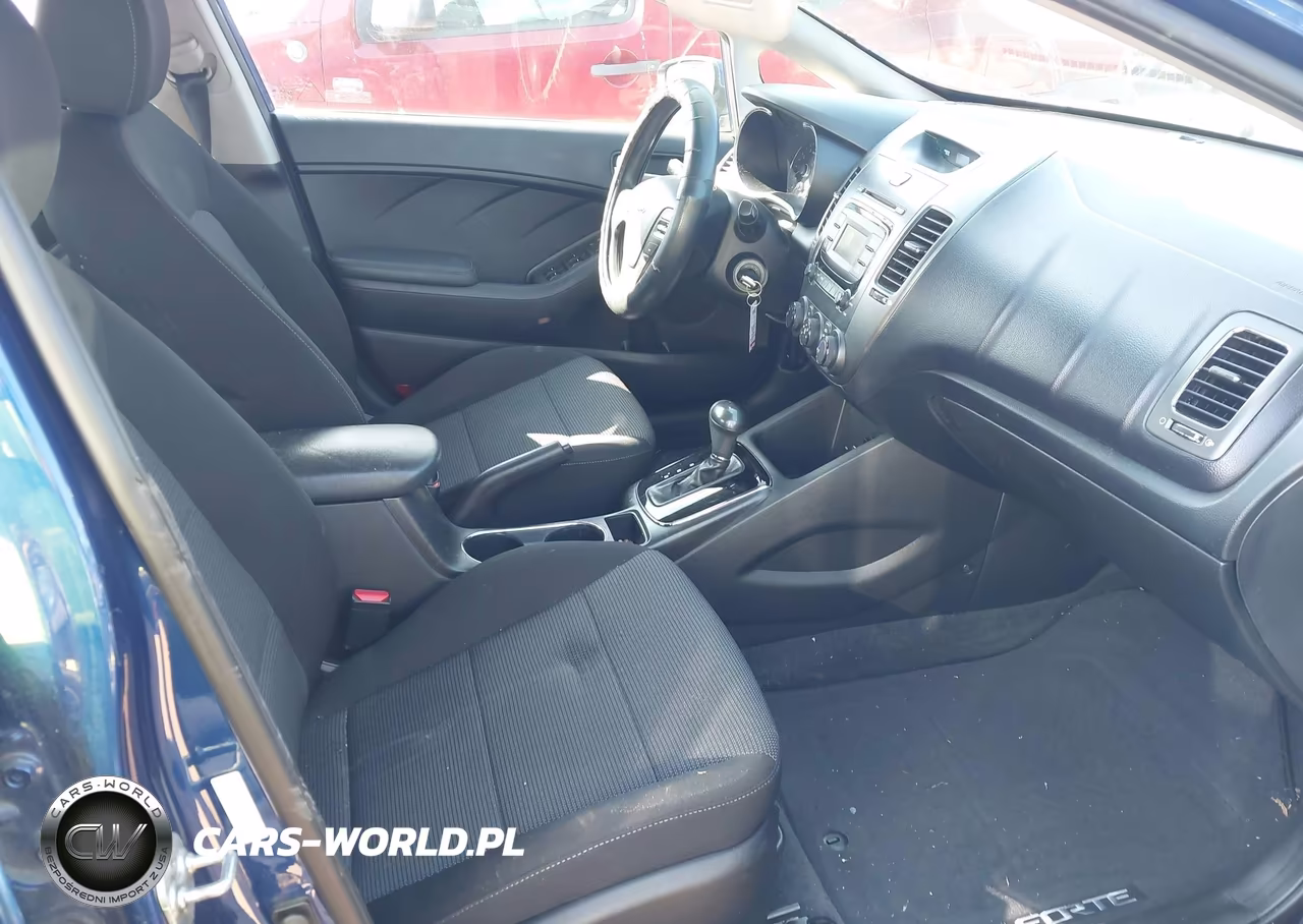 2018 Kia Forte Lx VIN:3KPFK4A75JE259079 - 5
