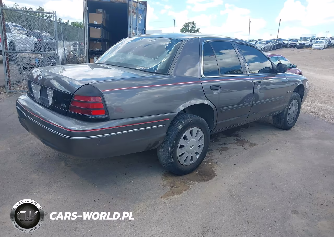 2011 Ford Crown Victoria Police Interceptor VIN:2FABP7BV3BX183281 - 4