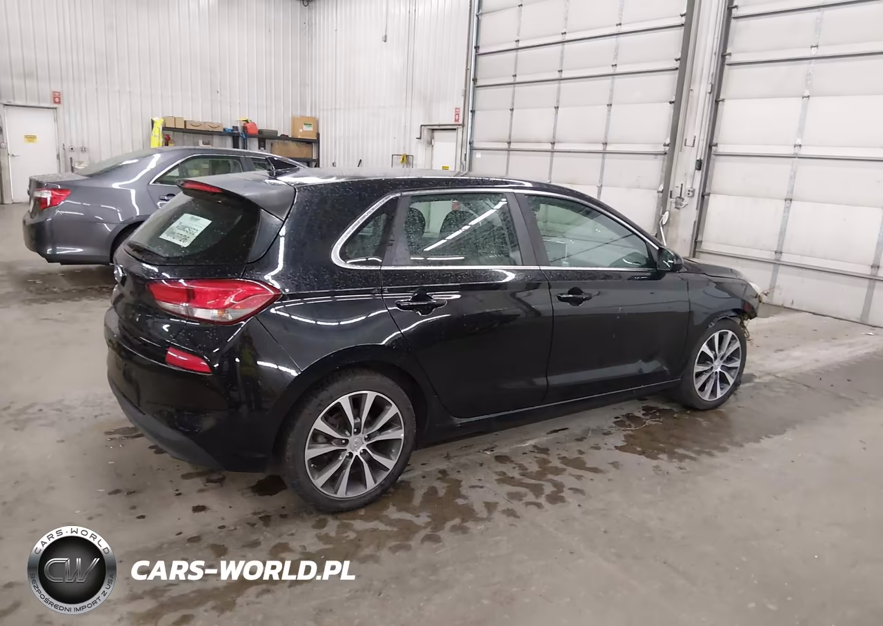 2019 Hyundai Elantra Gt VIN:KMHH35LE8KU096952 - 4
