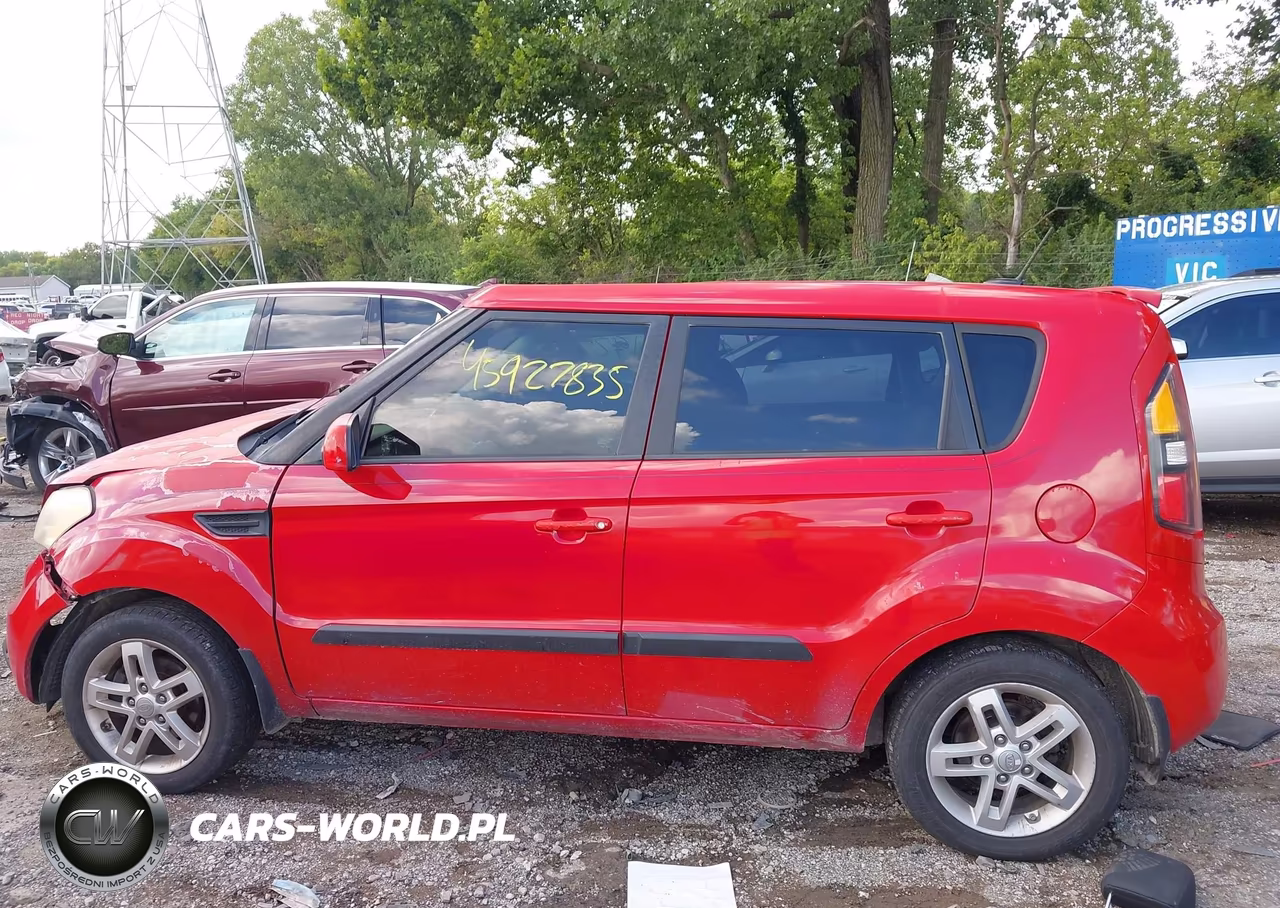 2011 Kia Soul + VIN:KNDJT2A24B7255316 - 14