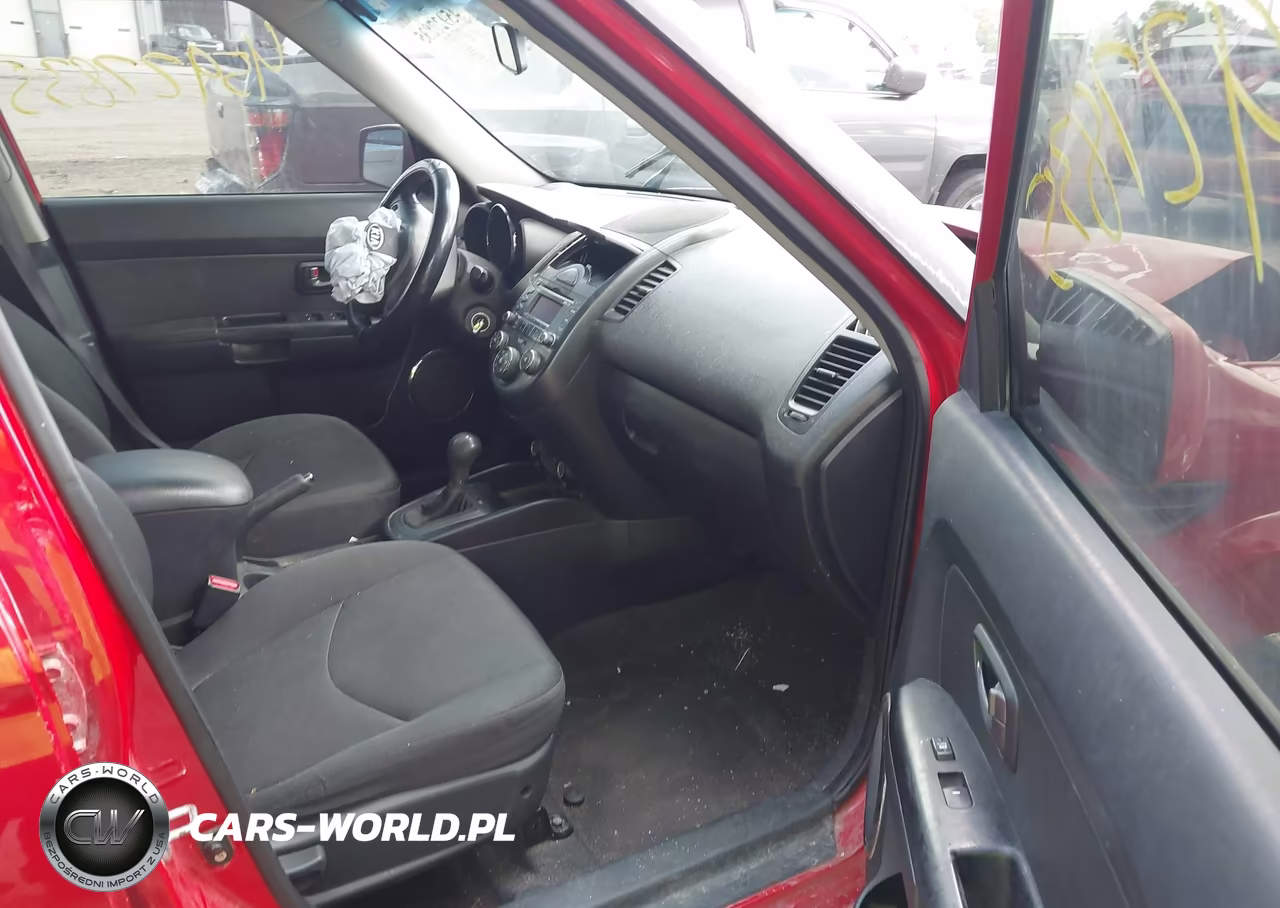 2011 Kia Soul + VIN:KNDJT2A24B7255316 - 5
