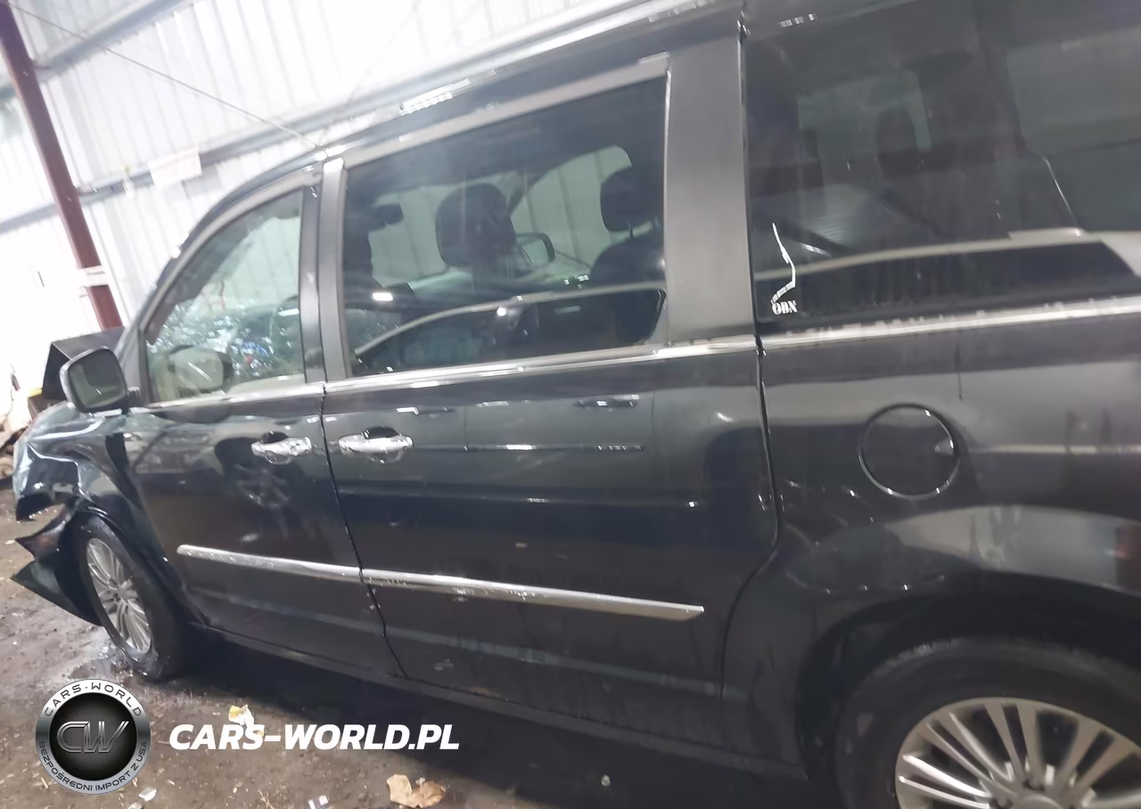 2015 Chrysler Town & Country Touring-L VIN:2C4RC1CG1FR521045 - 14