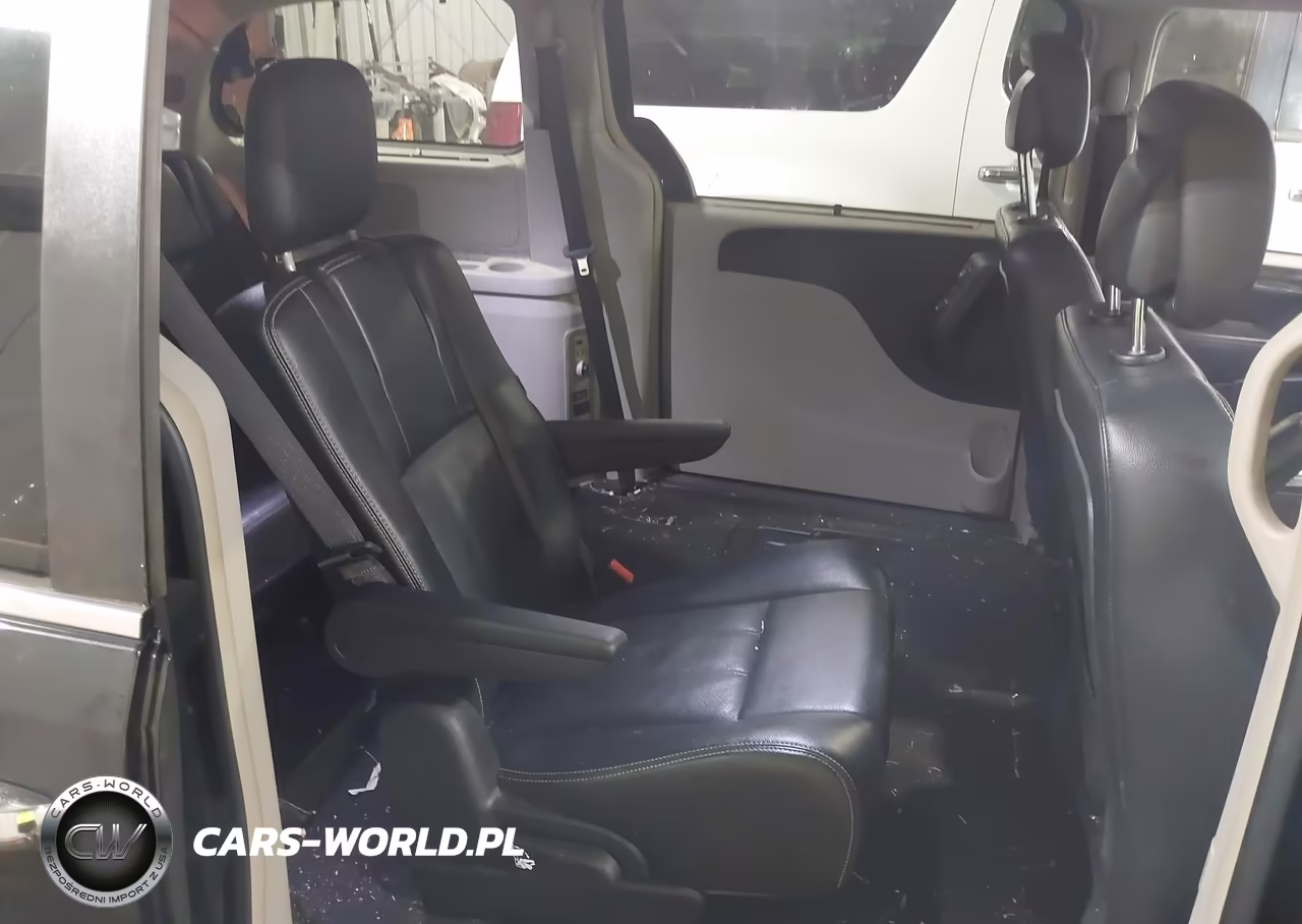 2015 Chrysler Town & Country Touring-L VIN:2C4RC1CG1FR521045 - 8