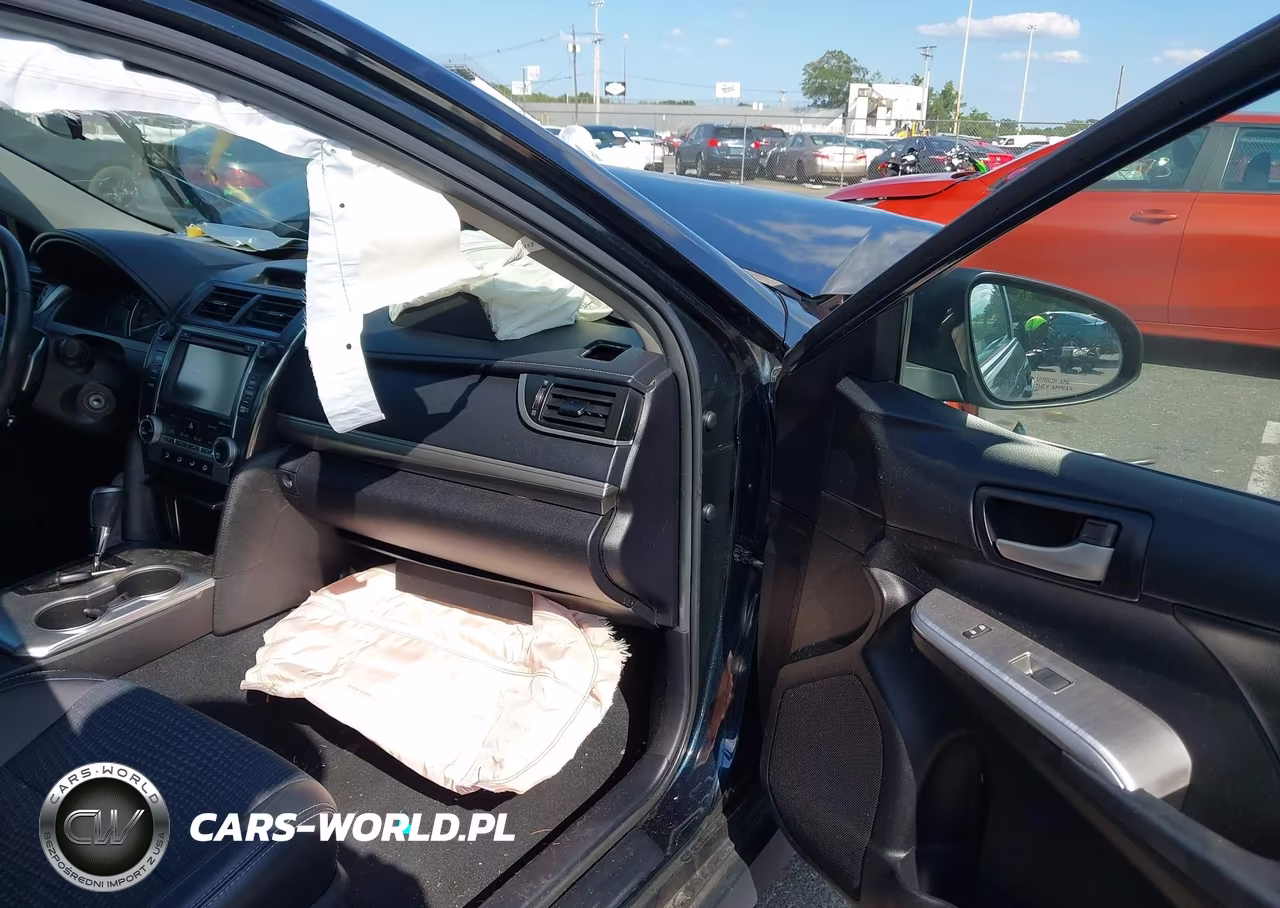 2014 Toyota Camry Se Sport VIN:4T1BF1FK1EU445476 - 5