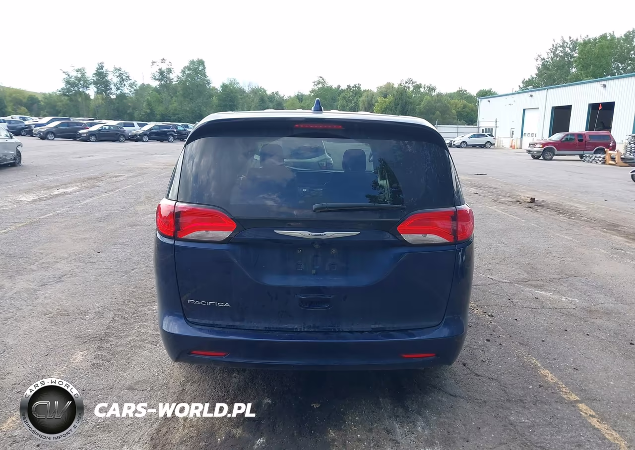 2017 Chrysler Pacifica Touring VIN:2C4RC1DG3HR571608 - 16