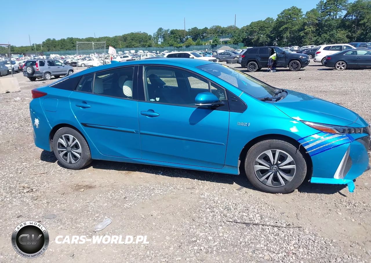 2017 Toyota Prius Prime Premium VIN:JTDKARFP2H3055610 - 12