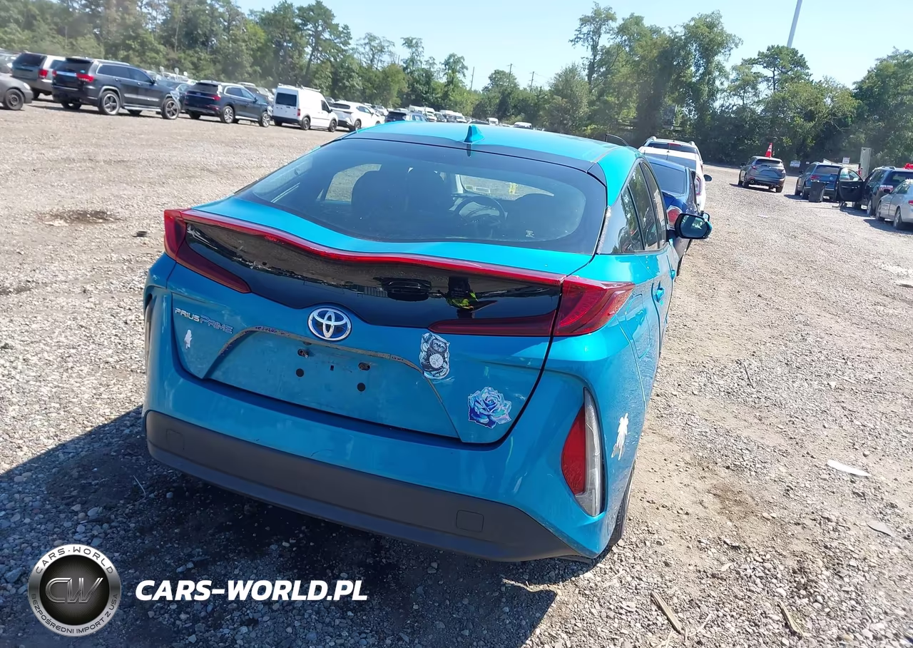 2017 Toyota Prius Prime Premium VIN:JTDKARFP2H3055610 - 4