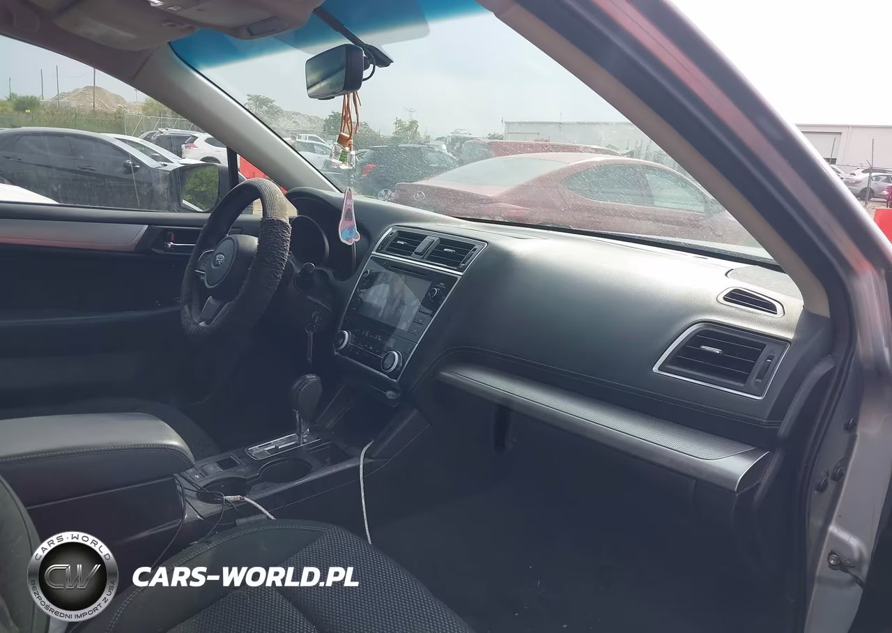 2018 Subaru Outback 2.5I Premium VIN:4S4BSACC4J3291323 - 5