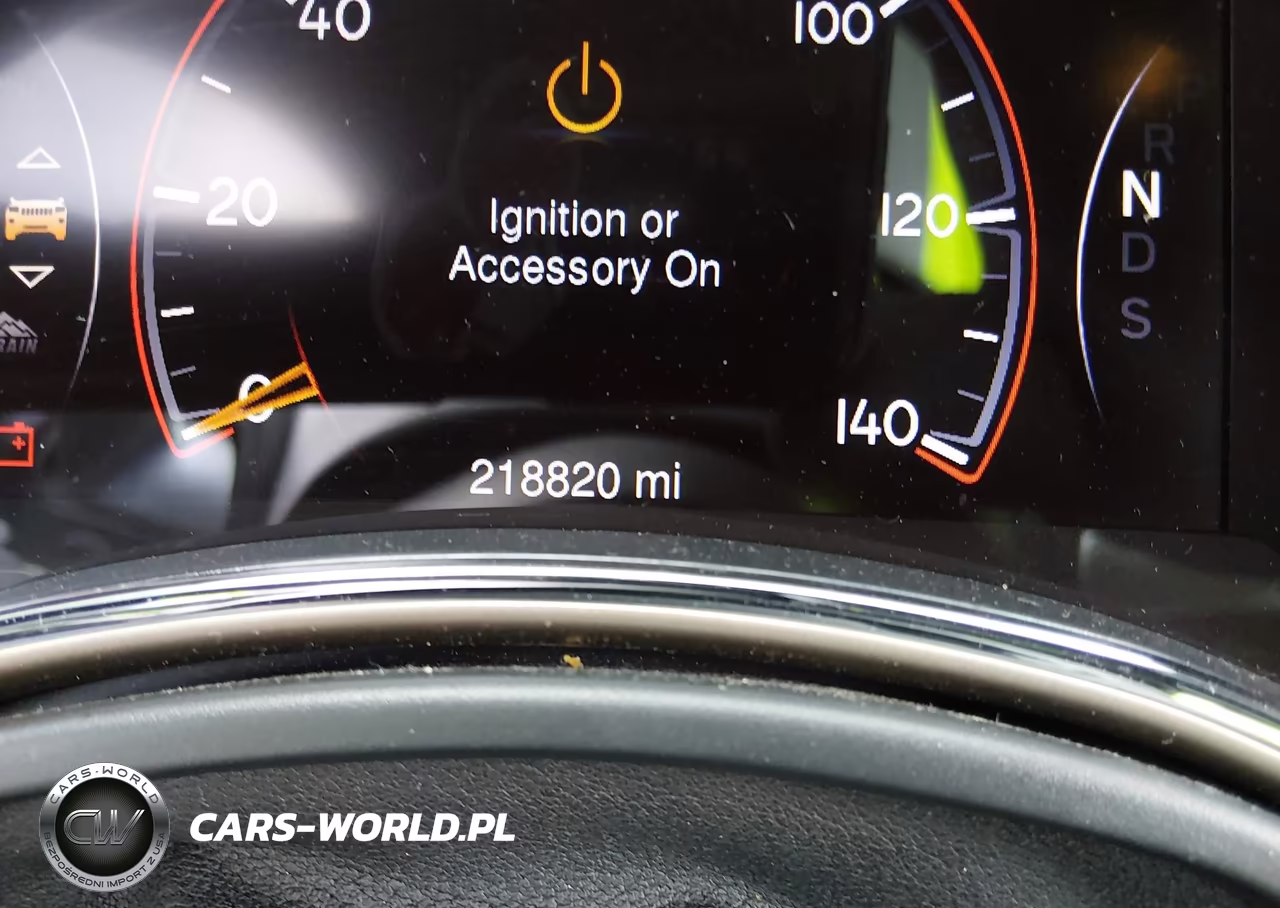 2015 Jeep Grand Cherokee Overland VIN:1C4RJFCG4FC609857 - 15