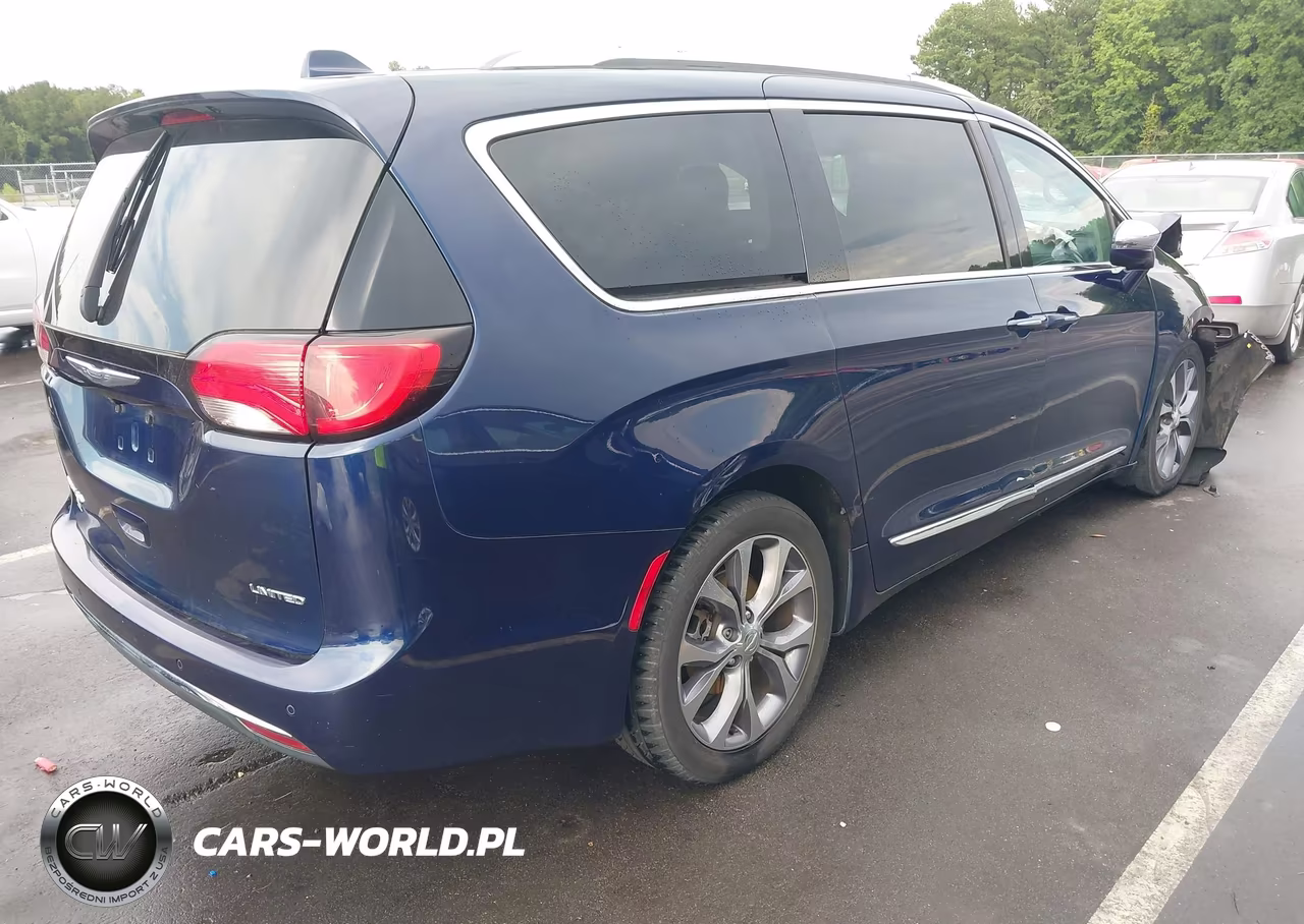 2017 Chrysler Pacifica Limited VIN:2C4RC1GG6HR599723 - 4