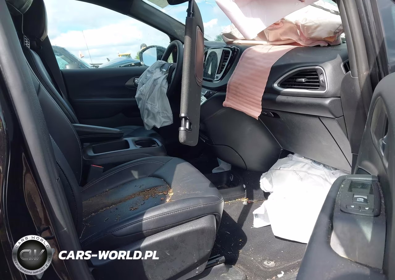 2025 Chrysler Voyager Lx VIN:2C4RC1CG4SR523706 - 5