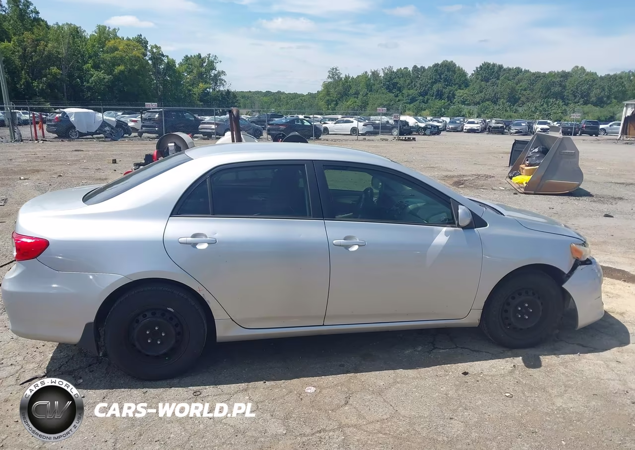 2011 Toyota Corolla Le VIN:JTDBU4EEXB9142220 - 13