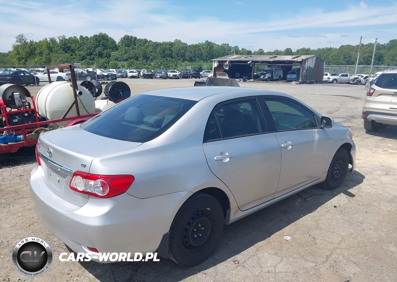 2011 Toyota Corolla Le VIN:JTDBU4EEXB9142220 - 4