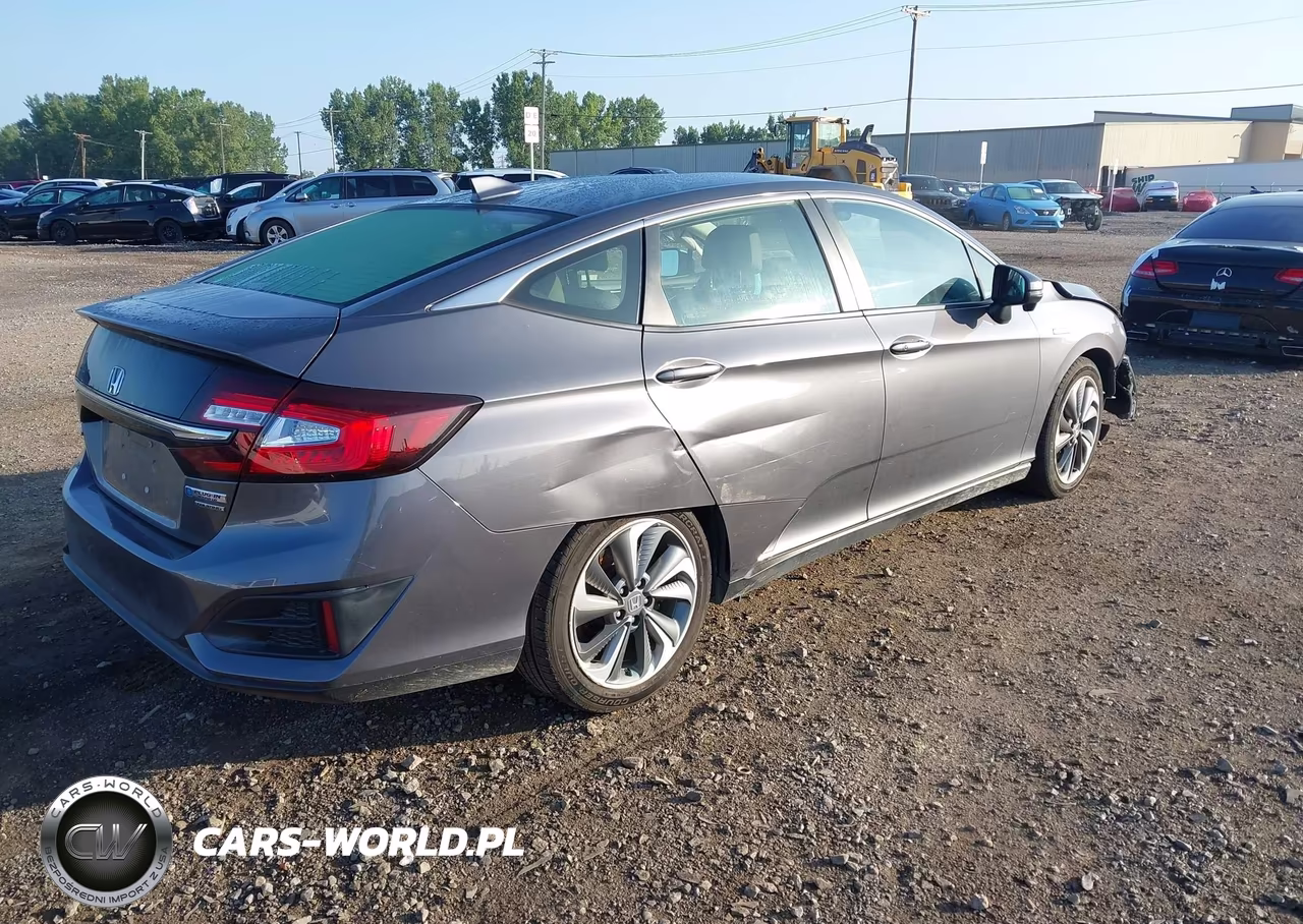 2018 Honda Clarity Plug-In Hybrid Touring VIN:JHMZC5F32JC017846 - 4