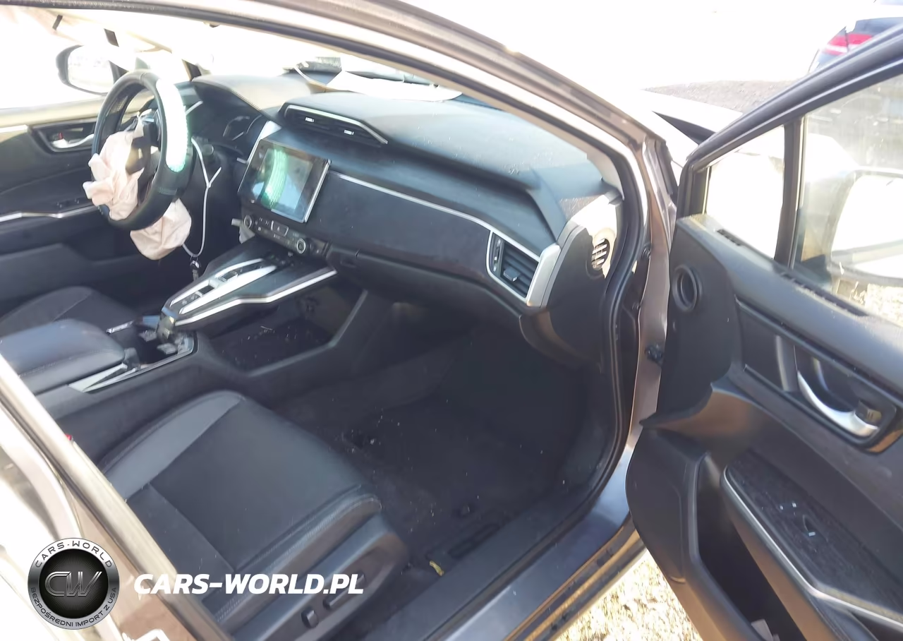 2018 Honda Clarity Plug-In Hybrid Touring VIN:JHMZC5F32JC017846 - 5