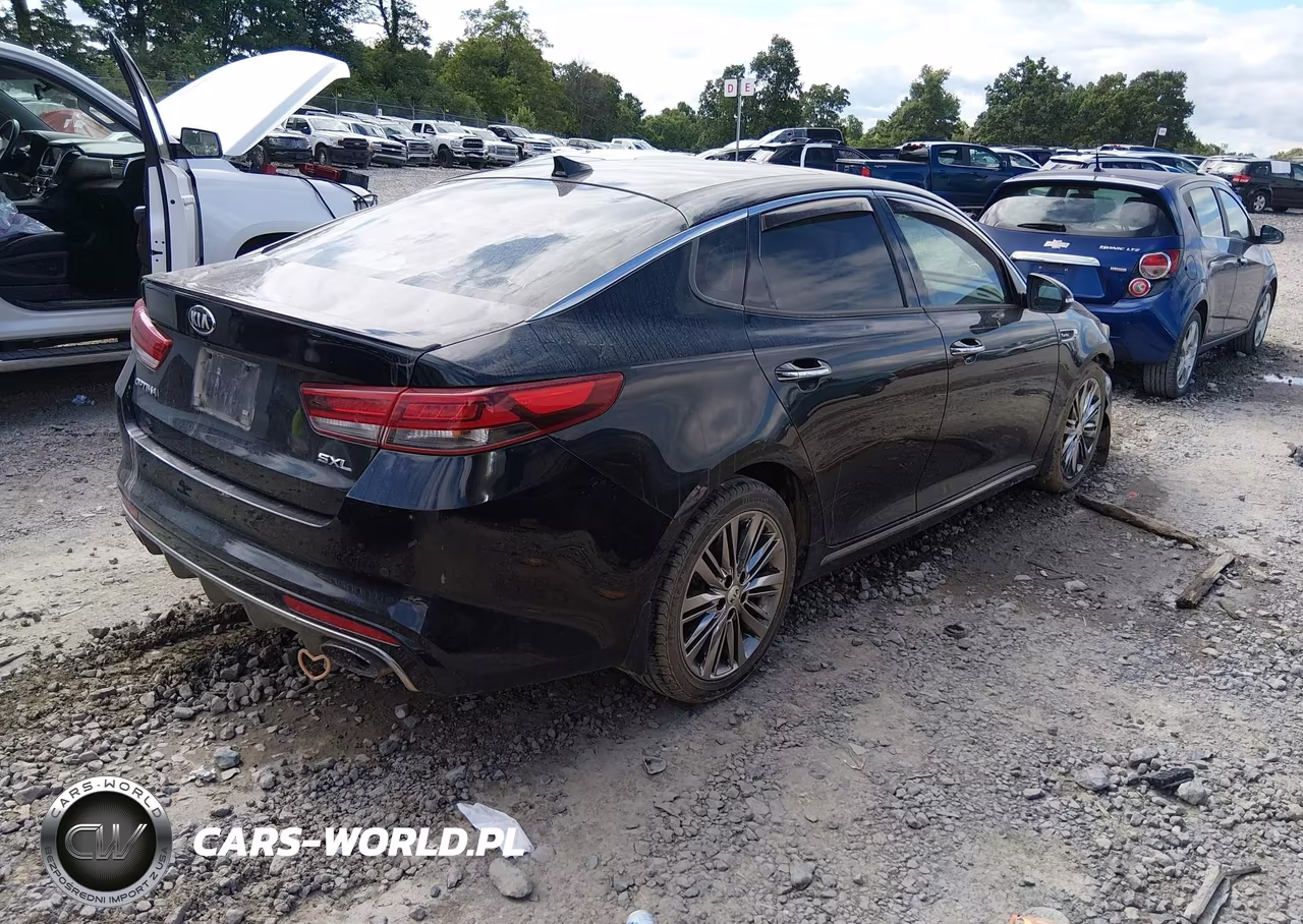 2018 Kia Optima Sx Turbo VIN:5XXGV4L2XJG223800 - 4