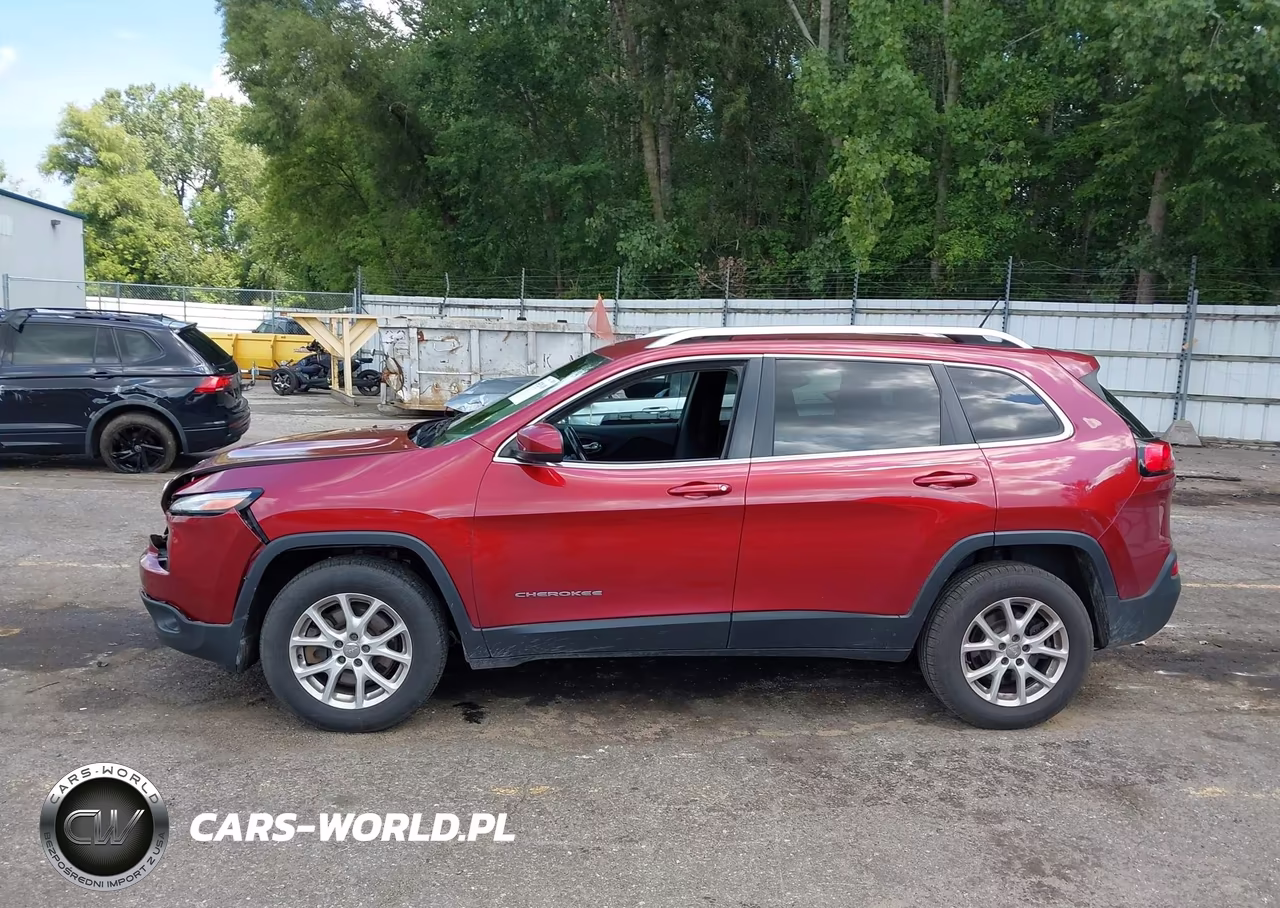 2015 Jeep Cherokee Latitude VIN:1C4PJMCS4FW533894 - 14