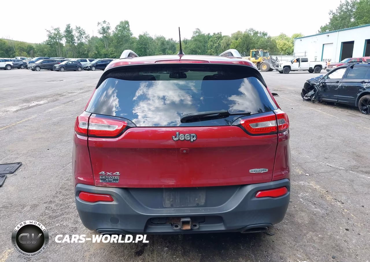 2015 Jeep Cherokee Latitude VIN:1C4PJMCS4FW533894 - 16