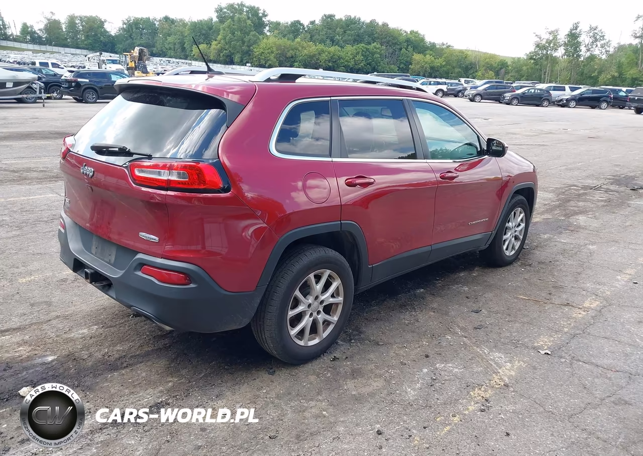 2015 Jeep Cherokee Latitude VIN:1C4PJMCS4FW533894 - 4