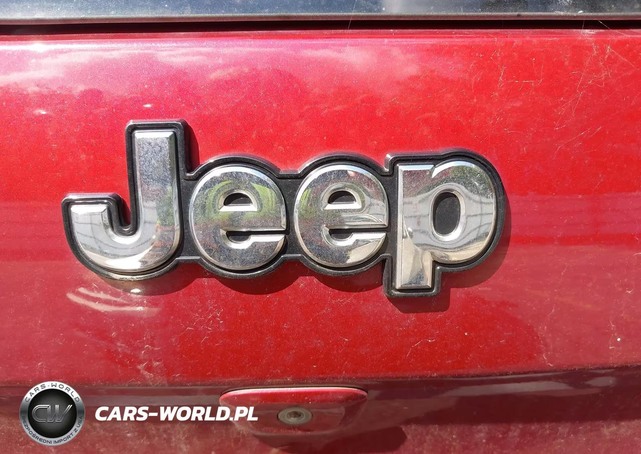 2015 Jeep Cherokee Latitude VIN:1C4PJMCS4FW533894 - 6