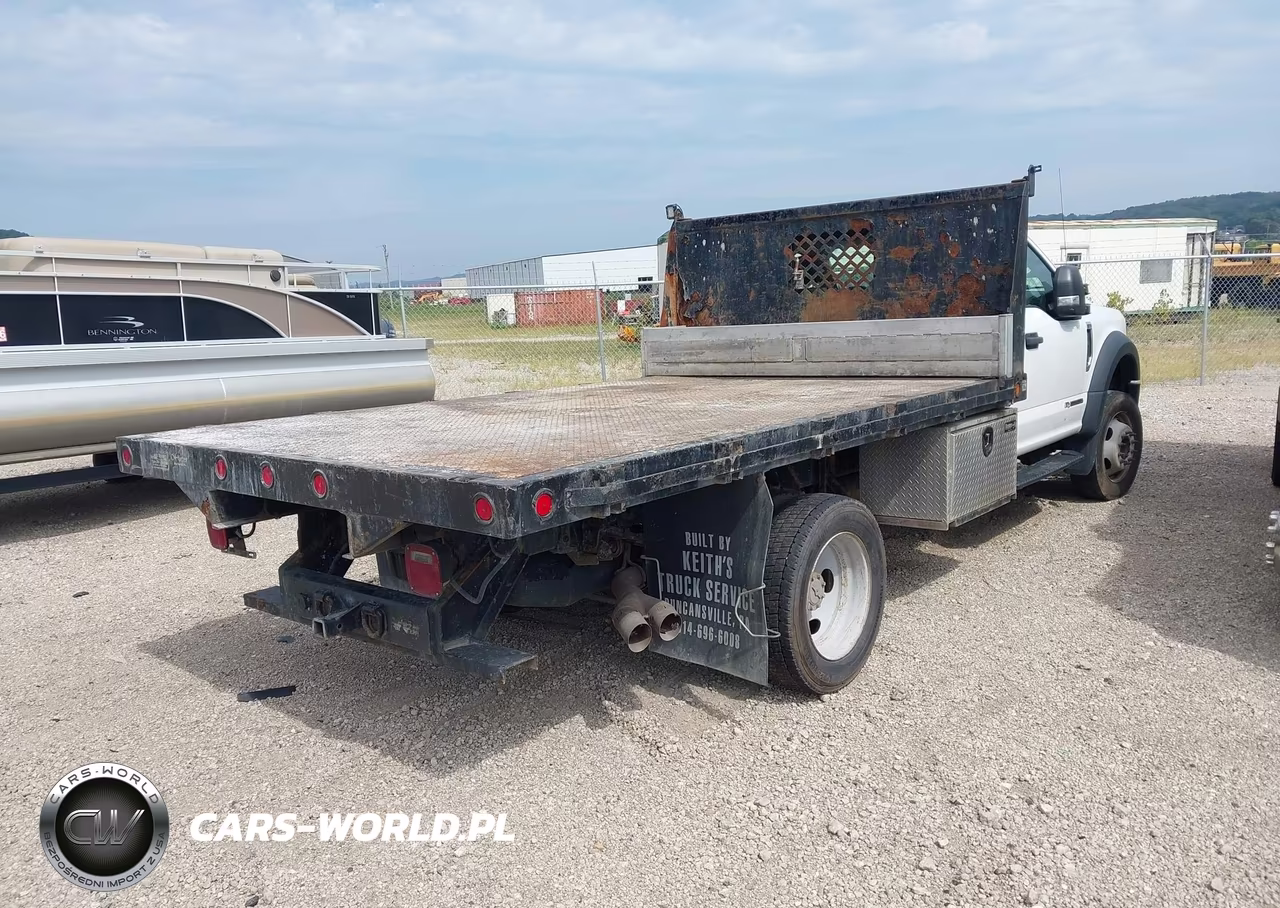 2017 Ford F-550 Chassis Xl VIN:1FDUF5HT8HDA01313 - 4